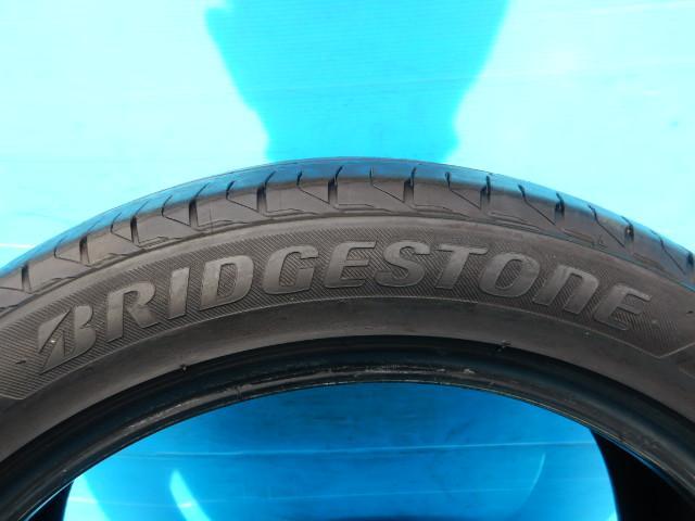 中古タイヤ入庫です。
ブリヂストンレグノ　225/45R17　2本
ＢＭＷ３シリーズ、Ｚ４，ゴルフ、ベンツＣクラス、ＳＬＫなどに！