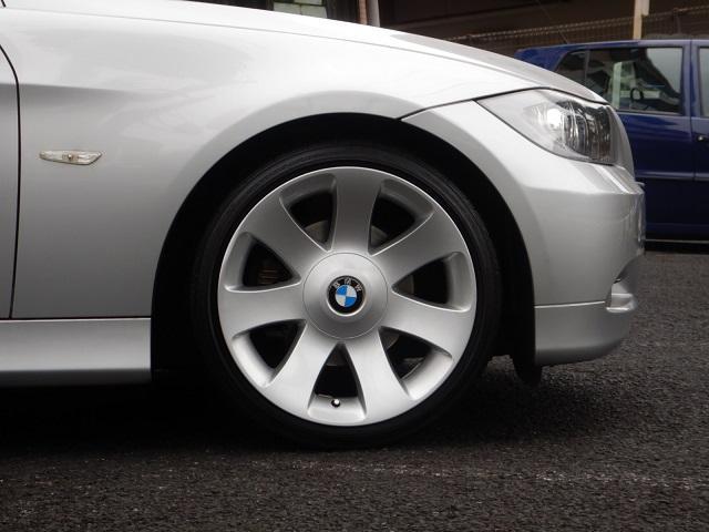 お店のBMW3シリーズツーリングに在庫のホイールを試着してみ お店のBMW3シリーズツーリングに在庫のホイールを試着してみ