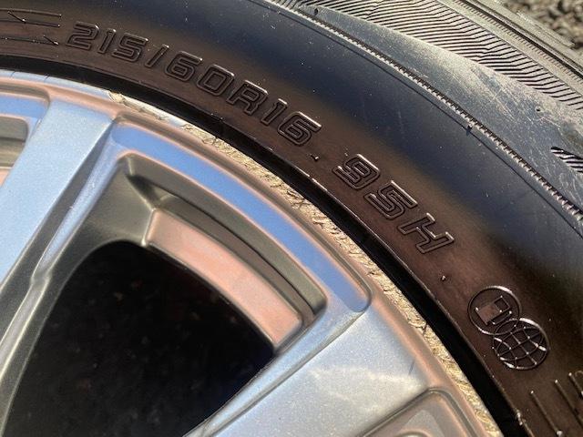 エスティマ、クラウン、オデッセイなどに装着できる１６インチ入庫です。
ＬＡＹＣＥＡ　１６インチ　ダンロップルマンⅤ付き