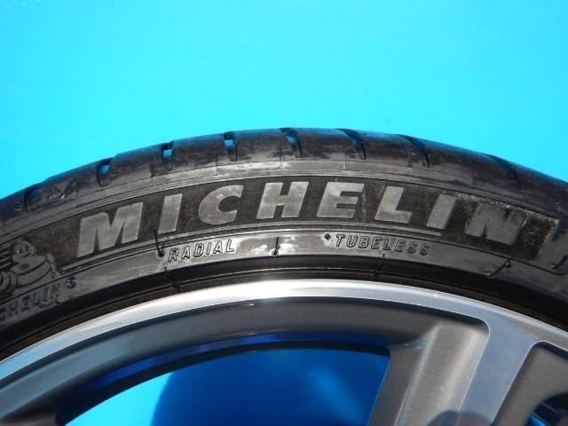 ＢＭＷ４シリーズＭスポーツオプション純正１９インチ入庫しました！
ＢＭＷ純正ダブルスポーク４４２Ｍ　ミシュラン付き！