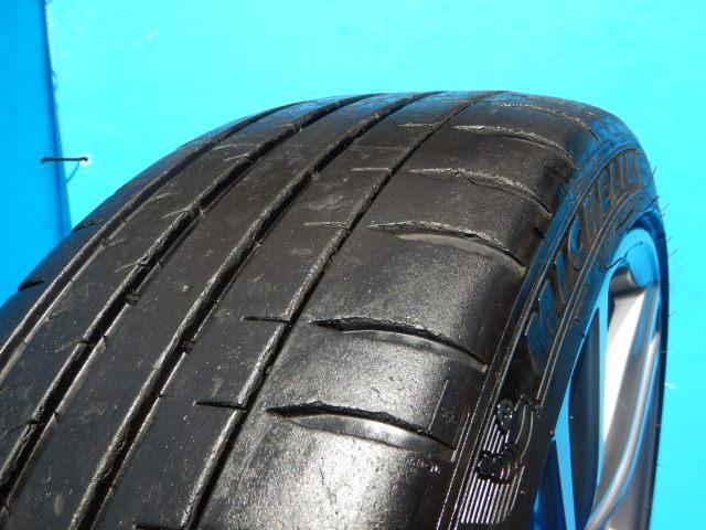 ＢＭＷ４シリーズＭスポーツオプション純正１９インチ入庫しました！
ＢＭＷ純正ダブルスポーク４４２Ｍ　ミシュラン付き！