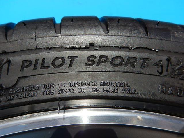 ＢＭＷ４シリーズＭスポーツオプション純正１９インチ入庫しました！
ＢＭＷ純正ダブルスポーク４４２Ｍ　ミシュラン付き！