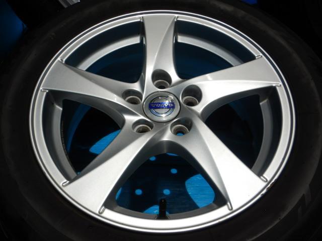 ボルボ純正16インチ入庫です。 V70,V40クロス ボルボ純正16インチ入庫です。 V70,V40クロス