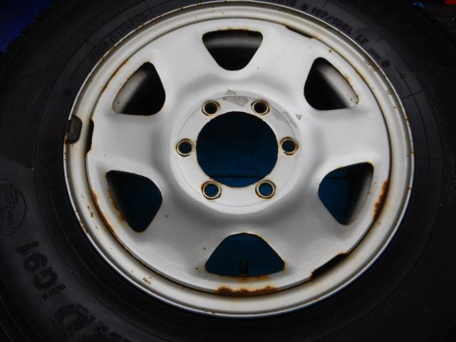 ハイエース、レジアスエース用の15インチスチールホイール ハイエース、レジアスエース用の15インチスチールホイール