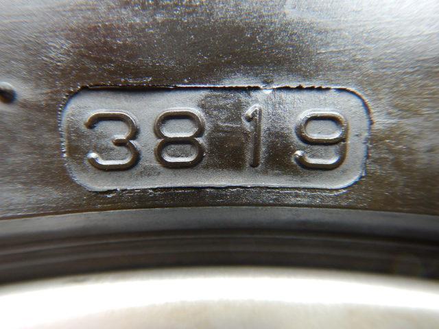 BMW3シリーズラグジュアリー純正17インチ入庫です!
BMW純正マルチスポーク414 17インチ ブリヂストンランフラット付き