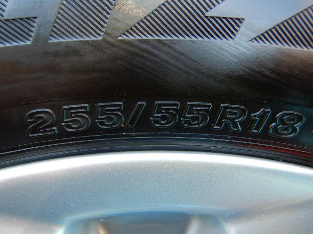 BMW　X5、X6に装着できる１８インチスタッドレスセット入庫です！
BMW純正ダブルスポーク４４６　１８インチ　ブリヂストンスタッドレス付き！