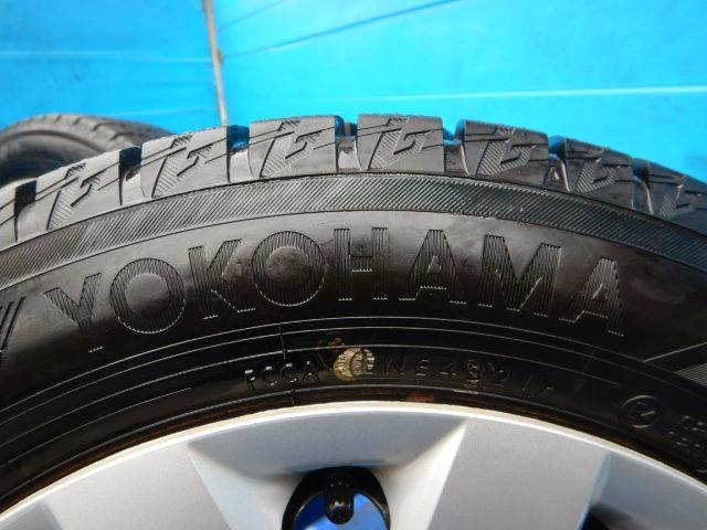 溝たっぷりのスタッドレスタイヤ付きのVWポロ純正スチール入庫 溝たっぷりのスタッドレスタイヤ付きのVWポロ純正スチール入庫