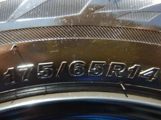 フィアット500純正スチールホイールに溝たっぷりの