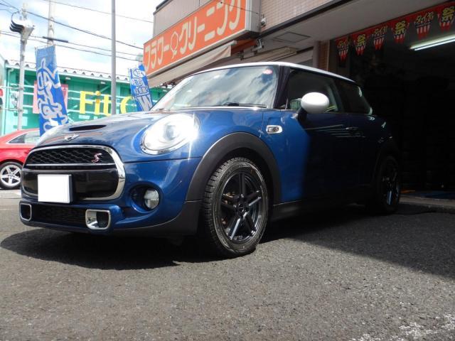 ミニ(F56)に在庫のユーロデザイン16インチを試着してみまし ミニ(F56)に在庫のユーロデザイン16インチを試着してみまし