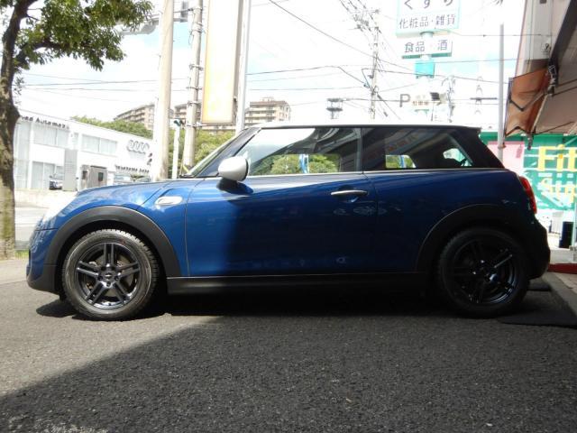 ミニ(F56)に在庫のユーロデザイン16インチを試着してみまし ミニ(F56)に在庫のユーロデザイン16インチを試着してみまし