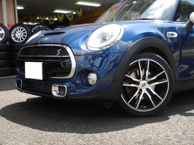 ミニ(F56)に在庫のケレナーズ18インチを試着してみました ミニ(F56)に在庫のケレナーズ18インチを試着してみました