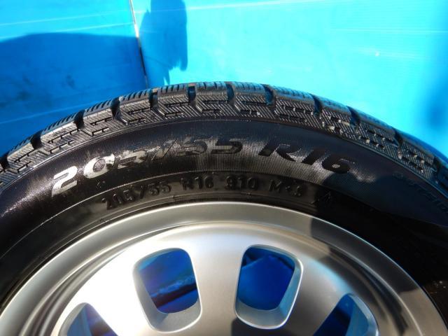 BMW３シリーズ、１シリーズ、Z4、Z3などに装着できる１６インチスタッドレスセット入庫です！
BMW純正エリプソイド４６　１６インチ　ピレリスタッドレス付！