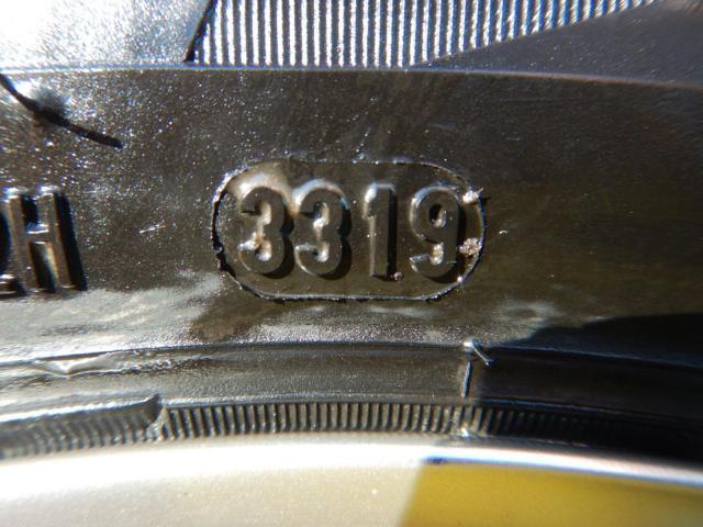 BMW３シリーズ、１シリーズ、Z4、Z3などに装着できる１６インチスタッドレスセット入庫です！
BMW純正エリプソイド４６　１６インチ　ピレリスタッドレス付！