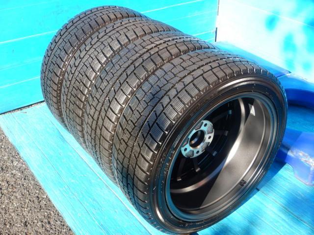BMW３シリーズ、４シリーズ、X1などに装着できる１８インチスタッドレスセット入庫です！
IRVINE　１８インチ　ダンロップスタッドレス付！