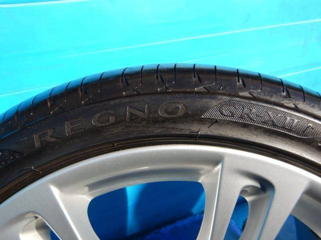 BMW３シリーズ、Z4に流用できる５シリーズMスポーツ純正１８インチ入庫です！
BMW純正ダブルスポーク３５０M　１８インチ　ブリヂストンレグノ付！