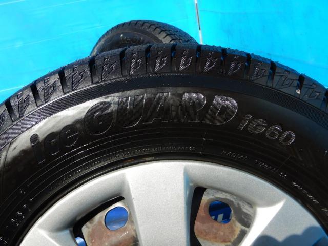 ホンダNBOX純正スチールホイールの溝たっぷりスタッドレス付き ホンダNBOX純正スチールホイールの溝たっぷりスタッドレス付き