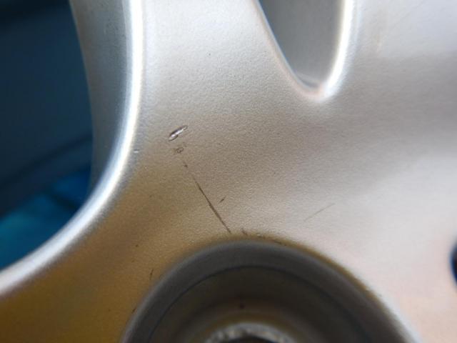 BMW３シリーズ、Z4に流用できる５シリーズ純正入庫です！
BMW純正ダブルスポーク３５０M　１８インチ　ダンロップ付！