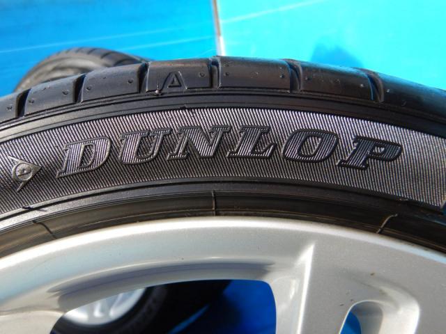 BMW３シリーズ、Z4に流用できる５シリーズ純正入庫です！
BMW純正ダブルスポーク３５０M　１８インチ　ダンロップ付！