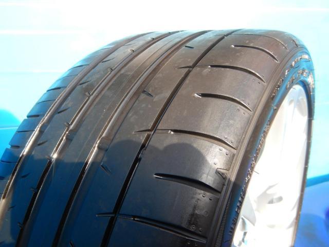 BMW３シリーズ、Z4に流用できる５シリーズ純正入庫です！
BMW純正ダブルスポーク３５０M　１８インチ　ダンロップ付！