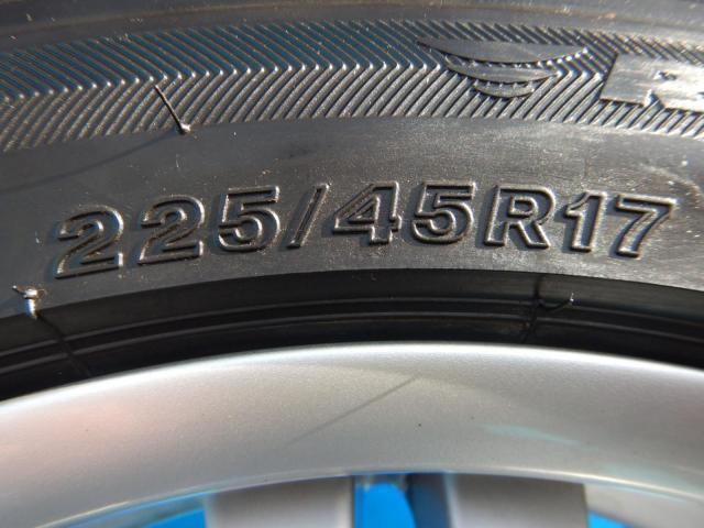 BMW3シリーズMスポーツ純正１７インチ入庫です！
BMW純正ダブルスポーク６８M　１７インチ　ブリヂストンランフラット付！
BMW　３シリーズ、１シリーズ、Z4、Z3などに！