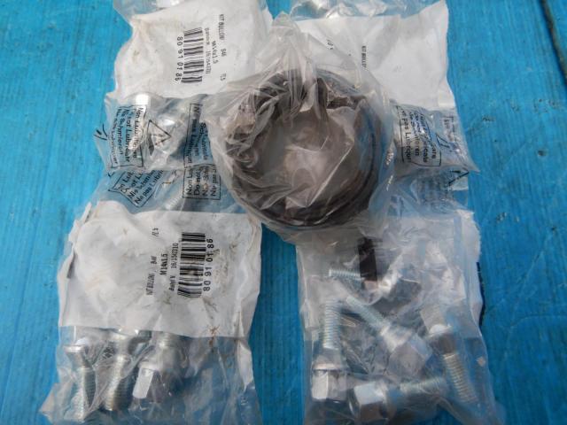 ルノールーテシアルノースポールに装着できる17インチスタッドレスセット入庫です!
STREETGEAR 17インチ ダンロップスタッドレス付!