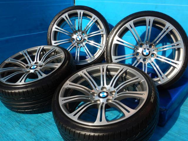 3シリーズ パーツ情報 本物M3純正ホイールを3シリーズ、Z4に流用できるセット入庫です! BMW純正ダブルスポーク220M 19インチ ハンコック付! 3シリーズ(E90系)、Z4(E89)などに!|グーネットピット 3シリーズ パーツ情報 本物M3純正ホイールを3シリーズ、Z4に流用できるセット入庫です! BMW純正ダブルスポーク220M 19インチ ハンコック付! 3シリーズ(E90系)、Z4(E89)などに!|グーネットピット