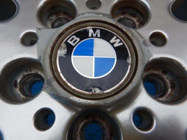 ３シリーズ　パーツ情報
BMW３シリーズ、１シリーズ、Z4、Z3などに装着できるオプション純正１７インチ入庫です！
BMW純正ラジアルスポークスタイリング３２　１７インチ　ピレリ付！