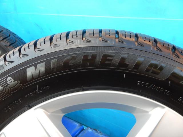 フォルクスワーゲン　ゴルフ　パーツ情報
ゴルフ、トゥーラン、ジェッタなどに装着できる16インチ純正スタッドレスセット入庫です！
フォルクスワーゲン純正　16インチ　ミシュランスタッドレス付！