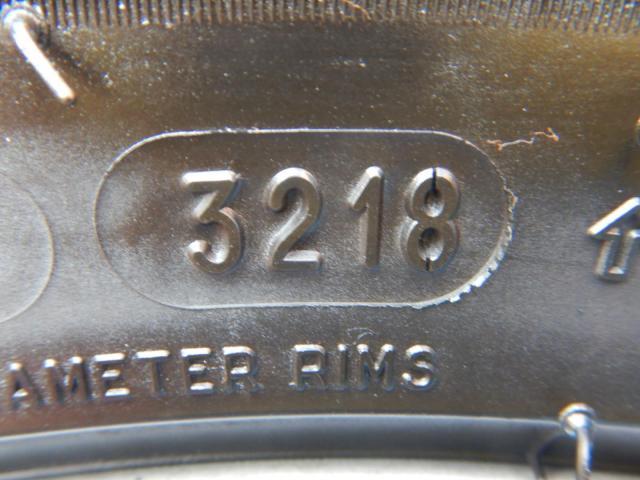 フォルクスワーゲン　ゴルフ　パーツ情報
ゴルフ、トゥーラン、ジェッタなどに装着できる16インチ純正スタッドレスセット入庫です！
フォルクスワーゲン純正　16インチ　ミシュランスタッドレス付！