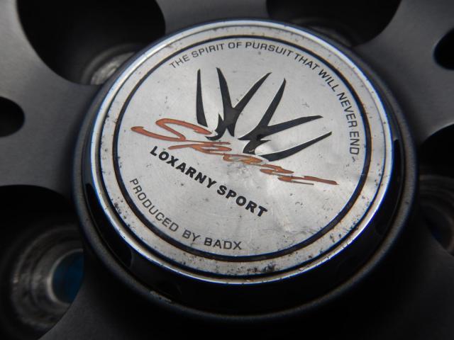 トヨタ プリウス パーツ情報
プリウス、ウィッシュ、86、レガシィなどに装着できる16インチホイール入庫です!
ロクサーニ 16インチ