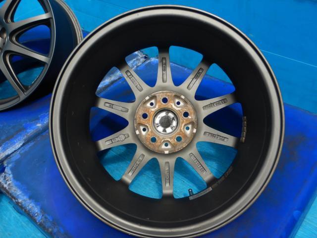 トヨタ プリウス パーツ情報
プリウス、ウィッシュ、86、レガシィなどに装着できる16インチホイール入庫です!
ロクサーニ 16インチ