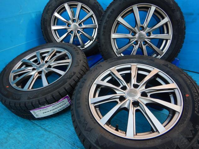 トヨタ ノア パーツ情報
現行の90系ノア、VOXY、プリウスαなどに装着できる新品スタッドレス付16インチセット入庫です!
GRASS 16インチ 新品スタッドレス付!