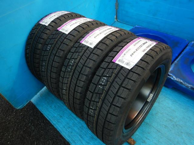 トヨタ ノア パーツ情報
現行の90系ノア、VOXY、プリウスαなどに装着できる新品スタッドレス付16インチセット入庫です!
GRASS 16インチ 新品スタッドレス付!