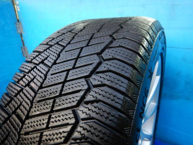 BMW 5シリーズ パーツ情報
BMW5シリーズ、6シリーズに装着できる純正18インチスタッドレスセット入庫です!
BMW純正Vスポーク281 18インチ コンチネンタルスタッドレス付!