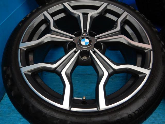 ＢＭＷ　Ｘ２　パーツ情報
BMW　X2、X1に装着できる純正19インチ入庫です！
BMW純正Yスポーク722M　19インチ　コンチネンタルランフラット付！