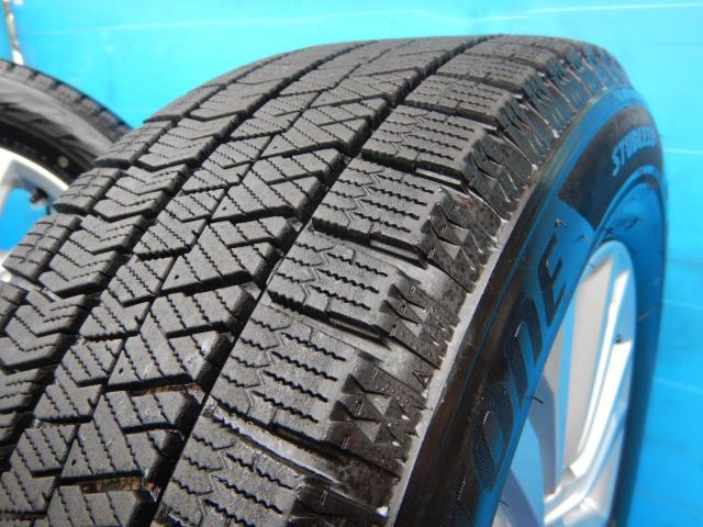 トヨタ　クラウン　パーツ情報
クラウン、カムリ、マークX、エスティマなどに装着できる純正16インチスタッドレスセット入庫です！
クラウン純正　16インチ　ブリヂストンスタッドレス付！