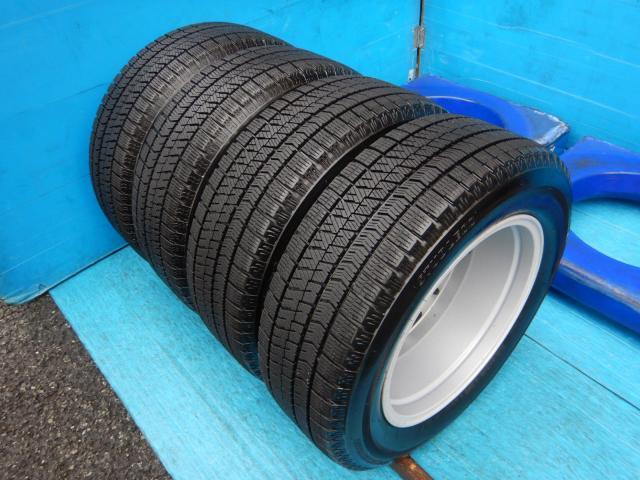 トヨタ　クラウン　パーツ情報
クラウン、カムリ、マークX、エスティマなどに装着できる純正16インチスタッドレスセット入庫です！
クラウン純正　16インチ　ブリヂストンスタッドレス付！