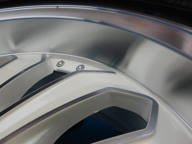 トヨタ　ハイエースバン　パーツ情報
ハイエース、レジアスエースに装着できる深リム18インチセット入庫です！
AKUT　ZERO-BREAK-X　18インチ