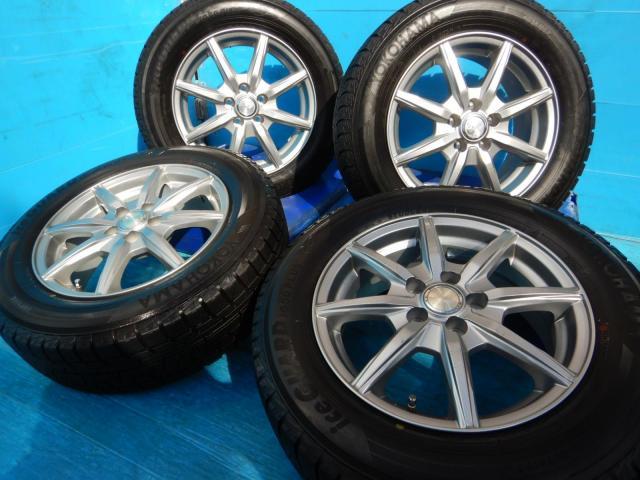 トヨタ　プリウス　パーツ情報
プリウス、ウィッシュ、プレミオ、カローラなどに装着できる15インチスタッドレスセット入庫です！
Laycea　15インチ　ヨコハマスタッドレス付！