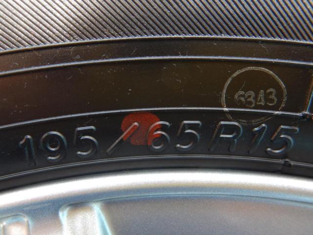 トヨタ　プリウス　パーツ情報
プリウス、ウィッシュ、プレミオ、カローラなどに装着できる15インチスタッドレスセット入庫です！
Laycea　15インチ　ヨコハマスタッドレス付！