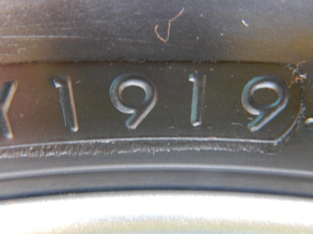 トヨタ　プリウス　パーツ情報
プリウス、ウィッシュ、プレミオ、カローラなどに装着できる15インチスタッドレスセット入庫です！
Laycea　15インチ　ヨコハマスタッドレス付！