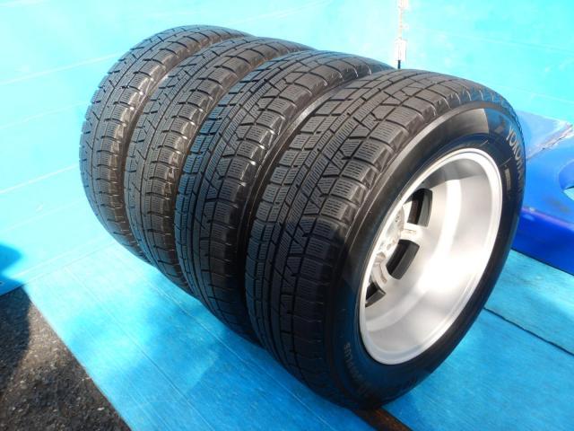 トヨタ　プリウス　パーツ情報
プリウス、ウィッシュ、プレミオ、カローラなどに装着できる15インチスタッドレスセット入庫です！
Laycea　15インチ　ヨコハマスタッドレス付！