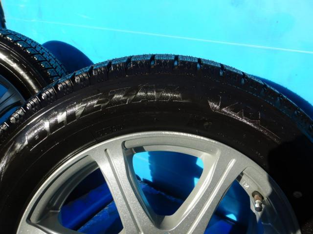 ホンダ　フィット　パーツ情報
フィット、アクア、キューブなどに装着できる溝たっぷり15インチスタッドレスセット入庫です！
Exceeder　15インチ　ブリヂストンスタッドレス付！