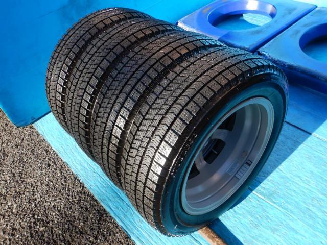 ホンダ　フィット　パーツ情報
フィット、アクア、キューブなどに装着できる溝たっぷり15インチスタッドレスセット入庫です！
Exceeder　15インチ　ブリヂストンスタッドレス付！