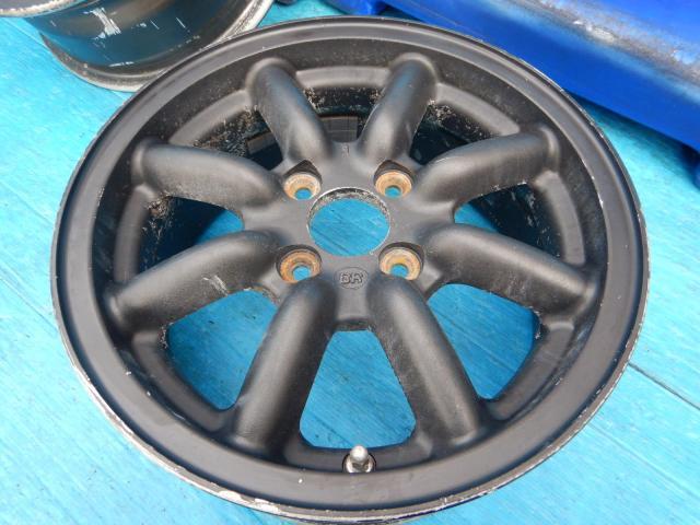 マツダ　ロードスター　パーツ情報
ロードスター、マーチ、ヴィッツなどに装着できる14インチ入庫です！
ブラックレーシング　14インチ