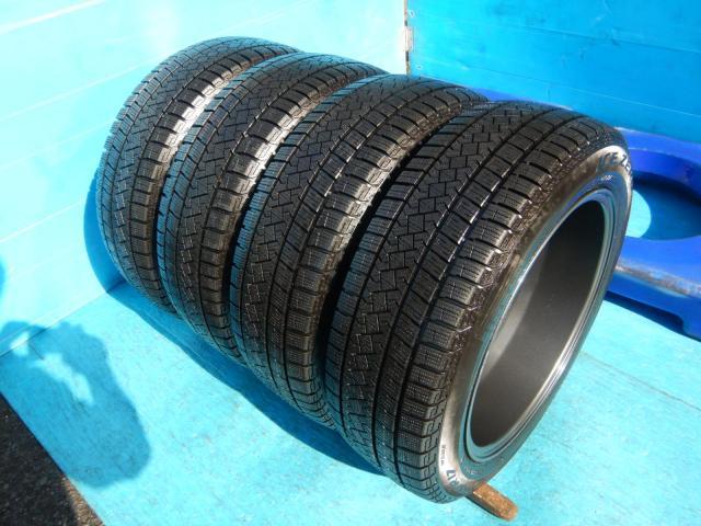 ＢＭＷ　２シリーズ　パーツ情報
BMWアクティブツアラー、グランツアラーに装着できる17インチスタッドレスセット入庫です！
IRVINE　17インチ　ピレリスタッドレス付！