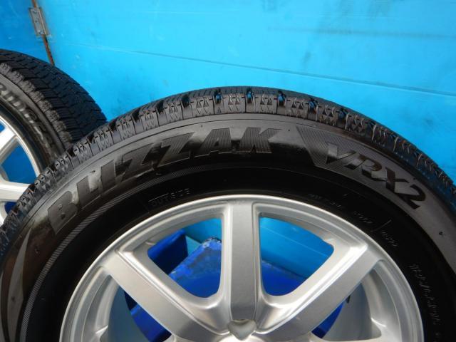 トヨタ　シエンタ　パーツ情報
シエンタ、20プリウスなどに装着できる15インチスタッドレスセット入庫です！
SIBILLA　15インチ　ブリヂストンスタッドレス付！