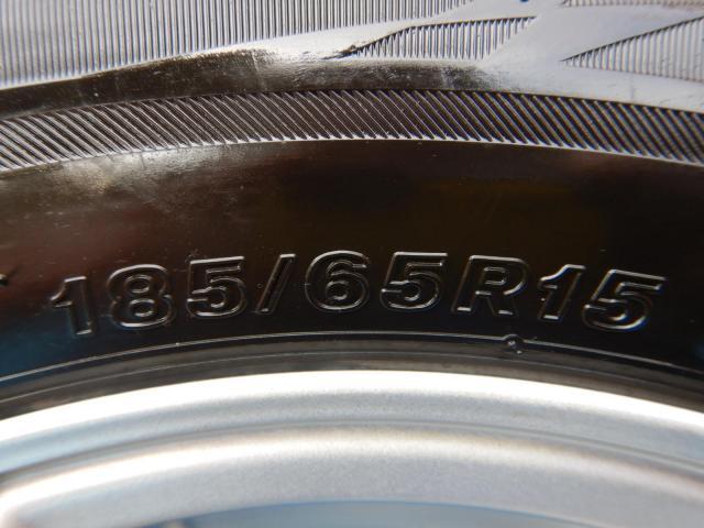 トヨタ　シエンタ　パーツ情報
シエンタ、20プリウスなどに装着できる15インチスタッドレスセット入庫です！
SIBILLA　15インチ　ブリヂストンスタッドレス付！