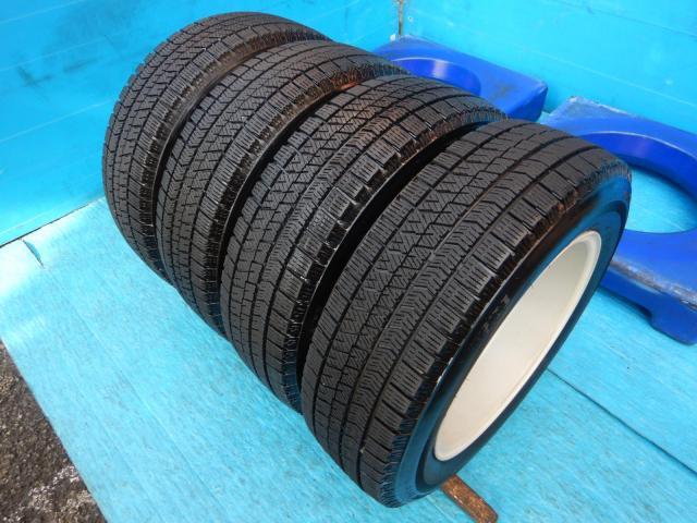 トヨタ　シエンタ　パーツ情報
シエンタ、20プリウスなどに装着できる15インチスタッドレスセット入庫です！
SIBILLA　15インチ　ブリヂストンスタッドレス付！