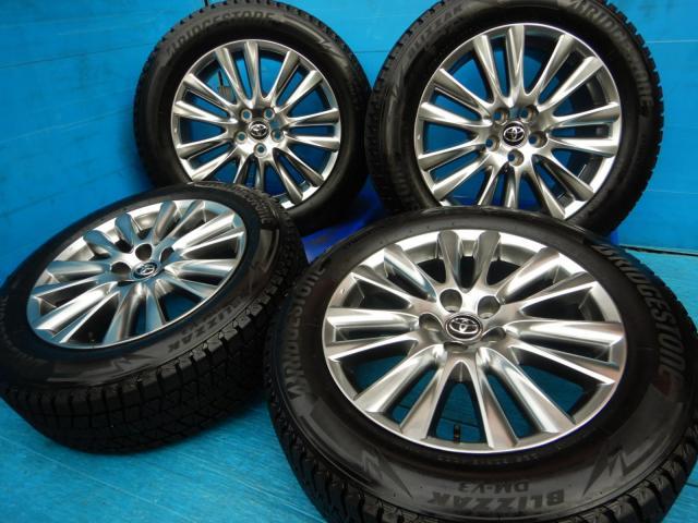 トヨタ　ハリアー　パーツ情報
ハリアー、RAV4、レクサスNXなどに装着できる18インチスタッドレスセット入庫です！
ハリアー純正　18インチ　ブリヂストンスタッドレス付！